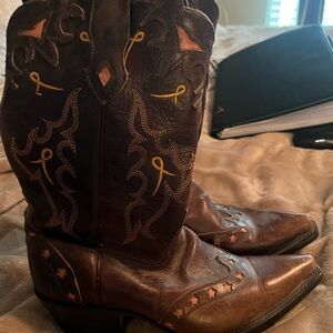 Justin Brown Western Cowboy Boots with Embroidered Design